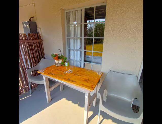3 BEDROOM GUEST HOUSE FOR SALE IN PENDALE